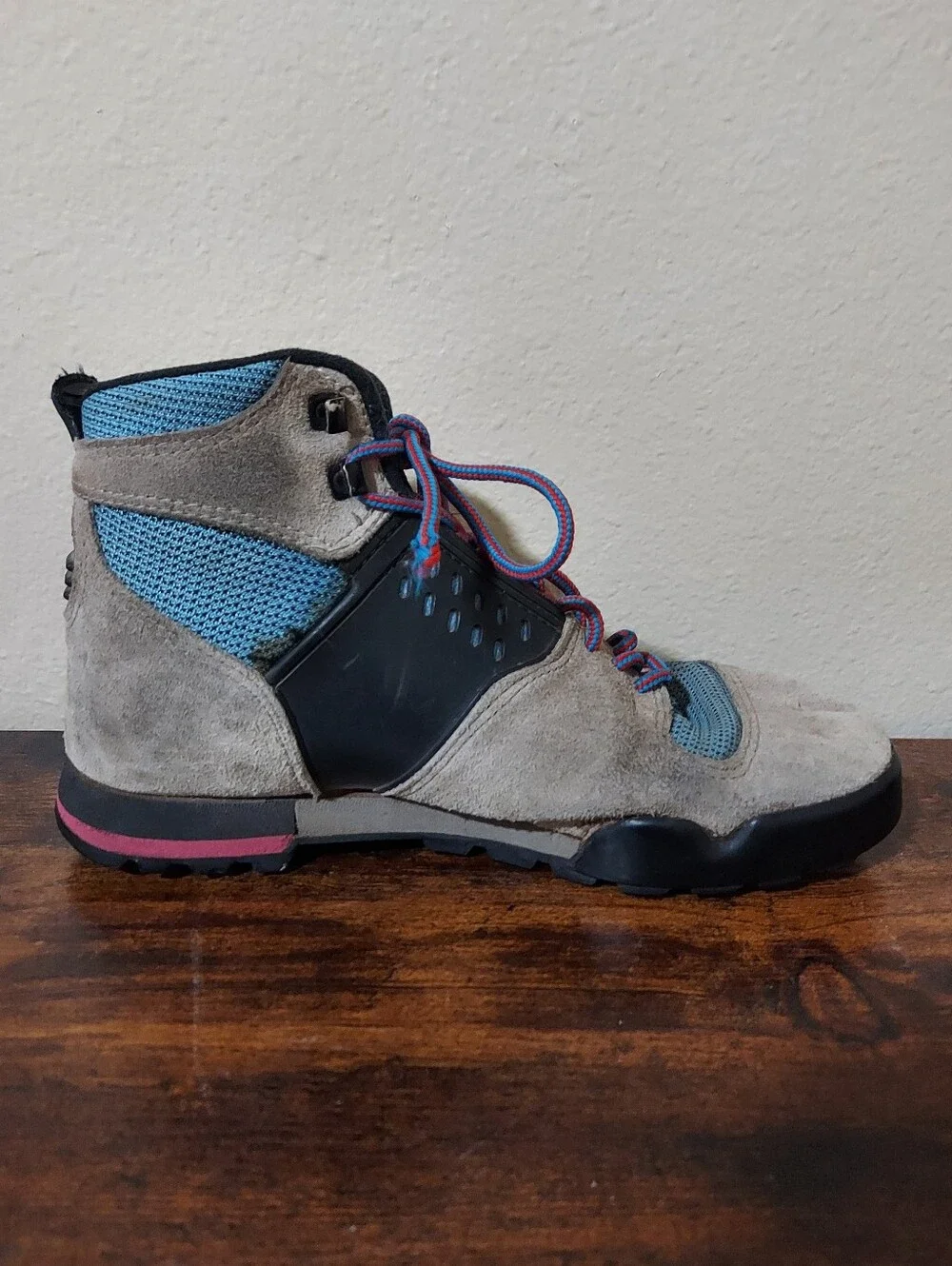 Vintage 80's 90's OG Nike lava High hiking Boots womens size 9